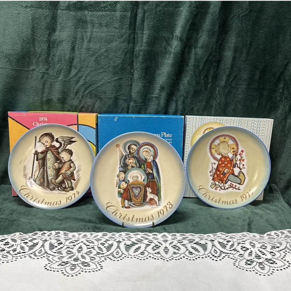 Set Of 3 Vintage Christmas Plates By Schmid Bros.
1973,74,75. No Chips Or Cracks